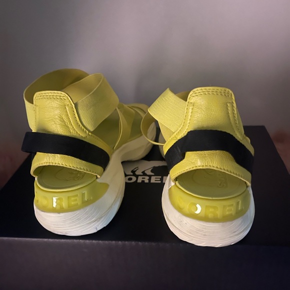 Women’s Sorel sandals - Picture 2 of 3